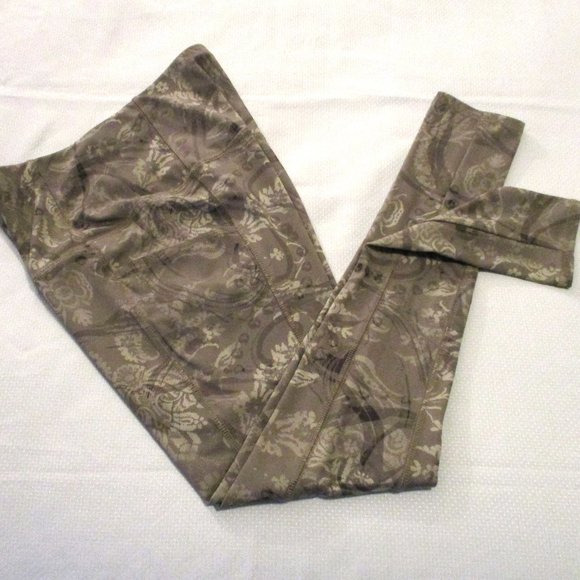 🥰 CHICO’S 0 ZENERGY PAISELY FLORAL SCROLL LEGGINGS – NWOT – 4/6 🥰 - Picture 6 of 15